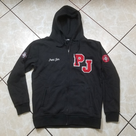 Image: https://di2ponv0v5otw.cloudfront.net/posts/2018/09/05/5b907d1284438a0456e21f78/m_5b907d1d3e0caaf715ff26ee.jpeg Image result for pearl jam letterman jacket